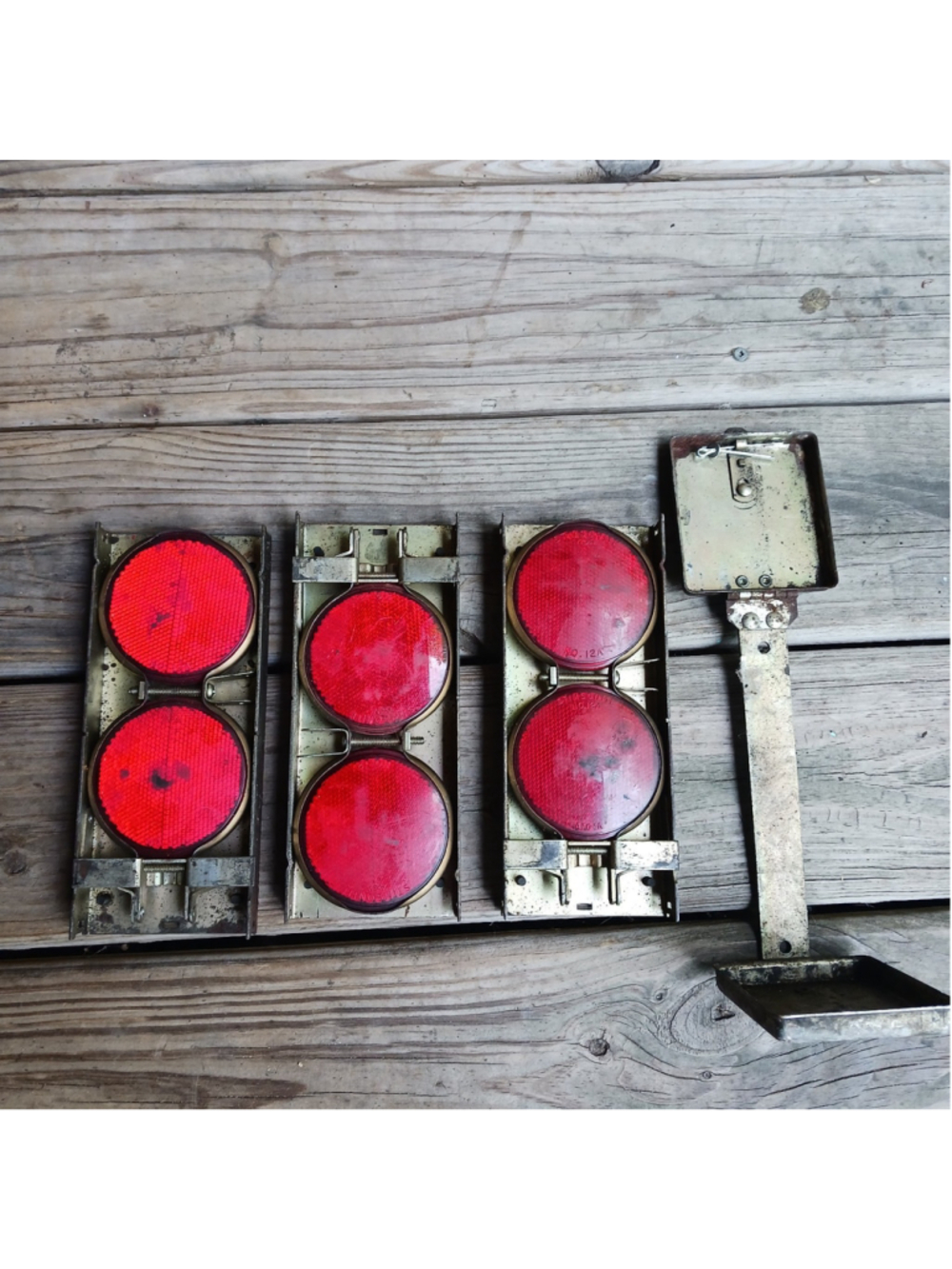 Vintage Road Flare Reflector Set Of 3 In Metal Case Truck Emergency Retro Red